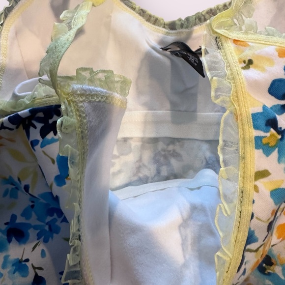 Women's MODA International Set Of Two Floral Camisoles Bow And Ruffle Sz Medium - Picture 11 of 13